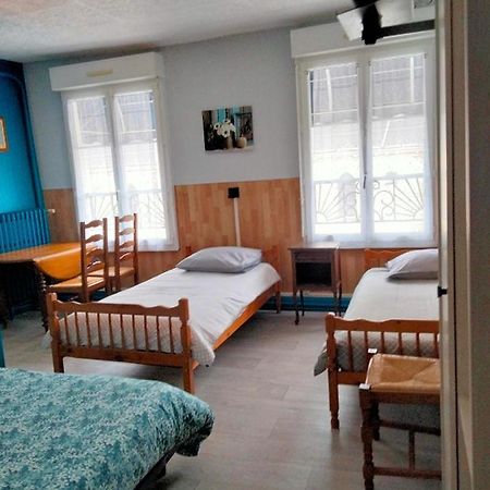 Le Gibergeon Hotell Signy-lʼAbbaye Eksteriør bilde